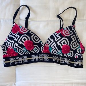 PINK wear everywhere wireless lightly lined bra